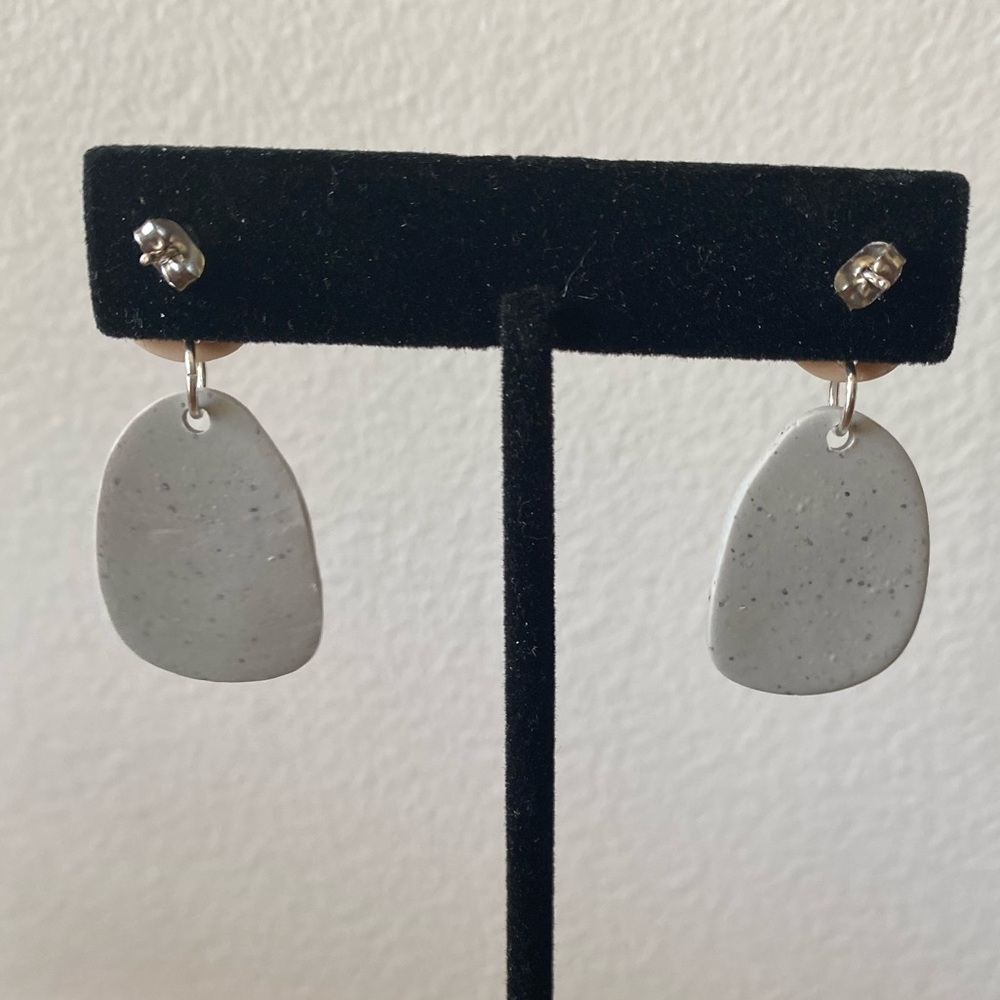 🆕Handmade Clay Earrings - Picture 7 of 9